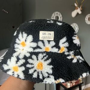 Bucket hat urban outfitters